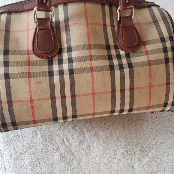 Burberrys Nova Check bag - Picture 8 of 15